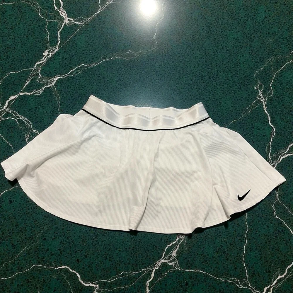 Nike girls white flowy tennis golf skirt skort kids xl women’s XS/small
